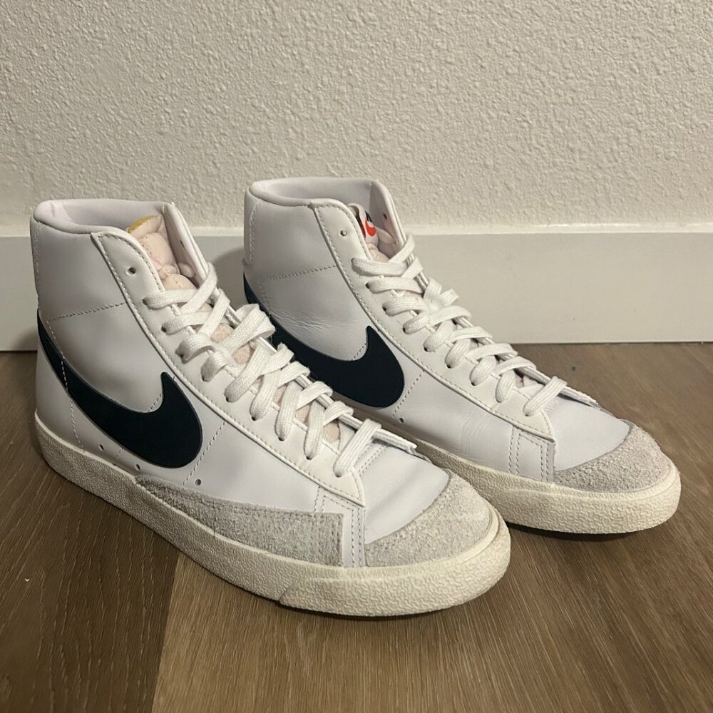 Women's Nike Blazer Mid '77 Size 10